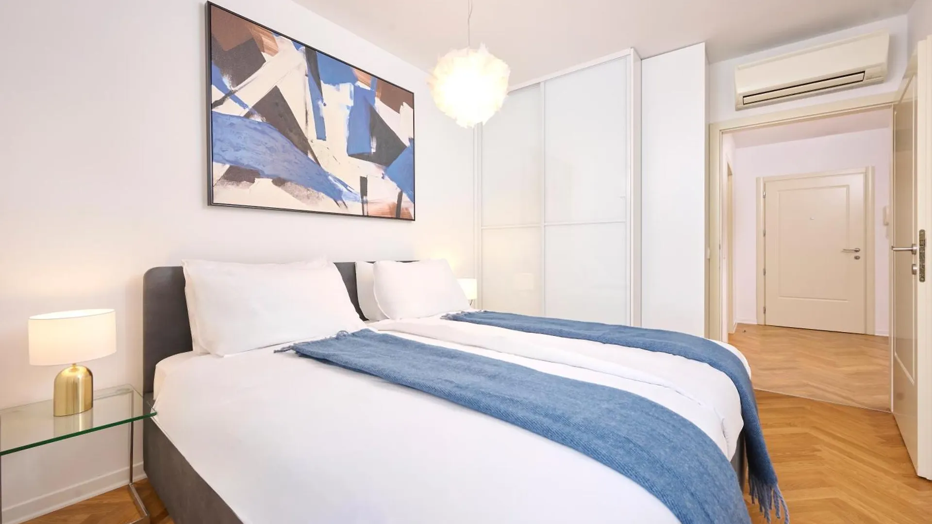 Apartment Martello City ポレッチ