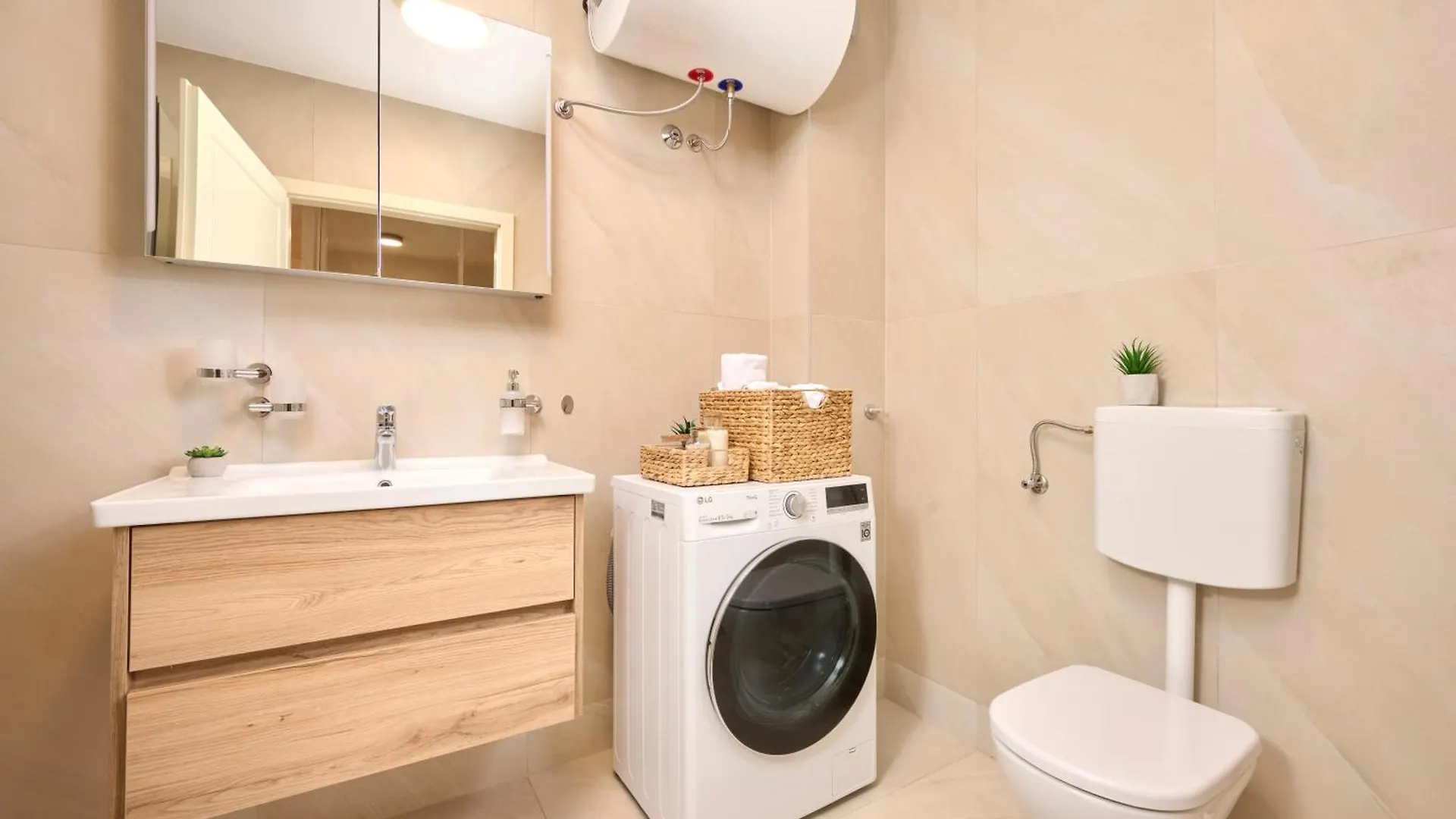 Apartment Martello City ポレッチ