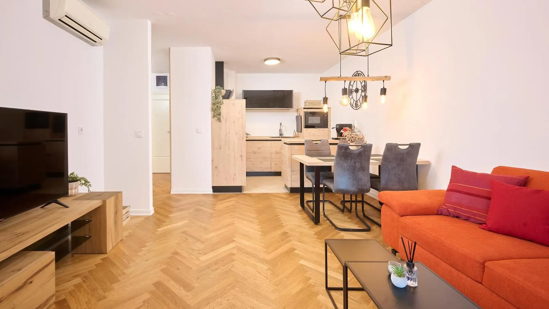 Apartment Martello City ポレッチ